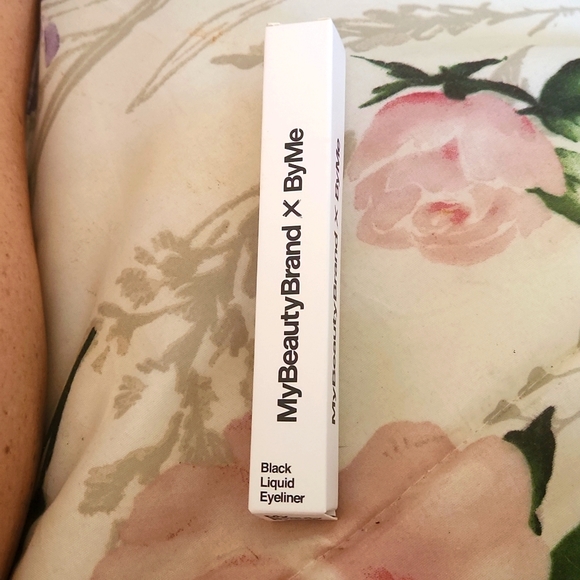 Liquid eyeliner - Picture 1 of 2